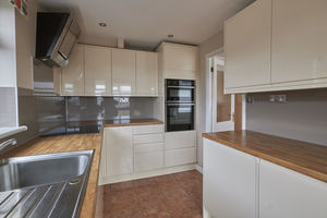 Kitchen- click for photo gallery